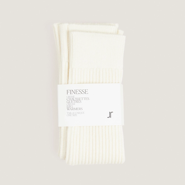 Ribbed leg warmers in cream textile | FINESSE