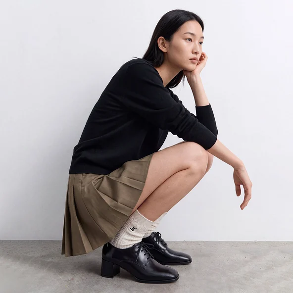 Heeled lace-up loafers in black leather | VAXANA