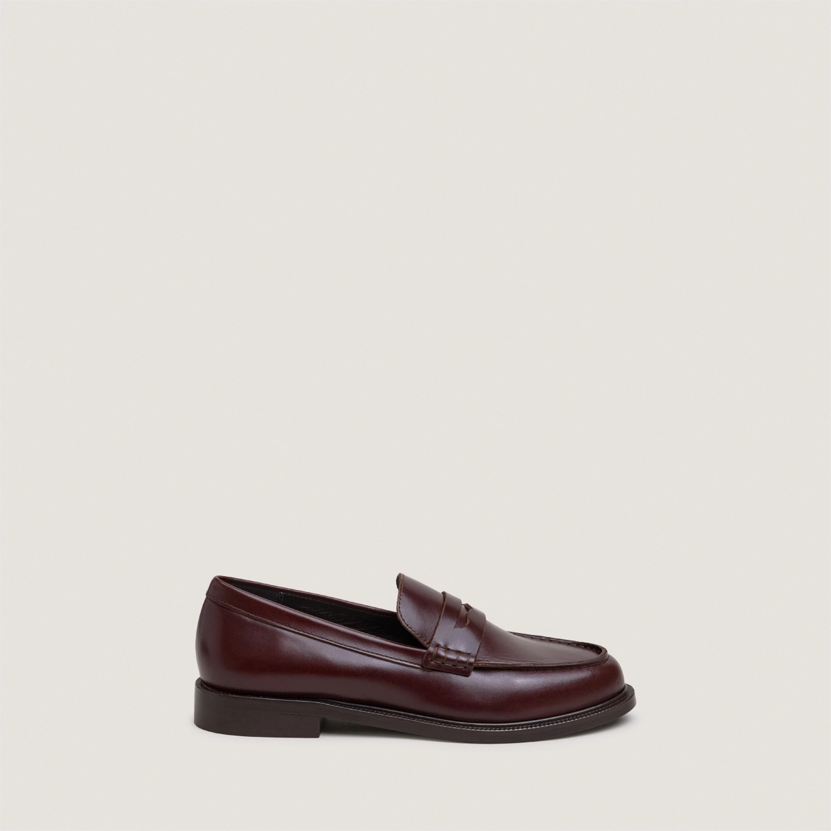 Round-toe loafers in brown leather | DRACULA