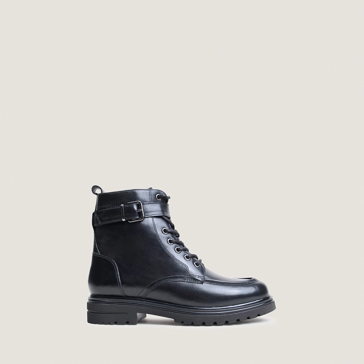 Low boots with buckles and laces in black leather | ALBO