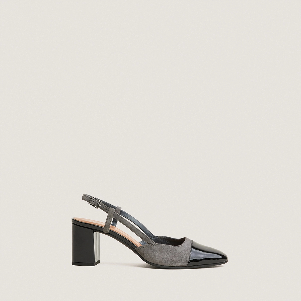 Heeled slingbacks in black shiny leather and grey suede | DHAPOP