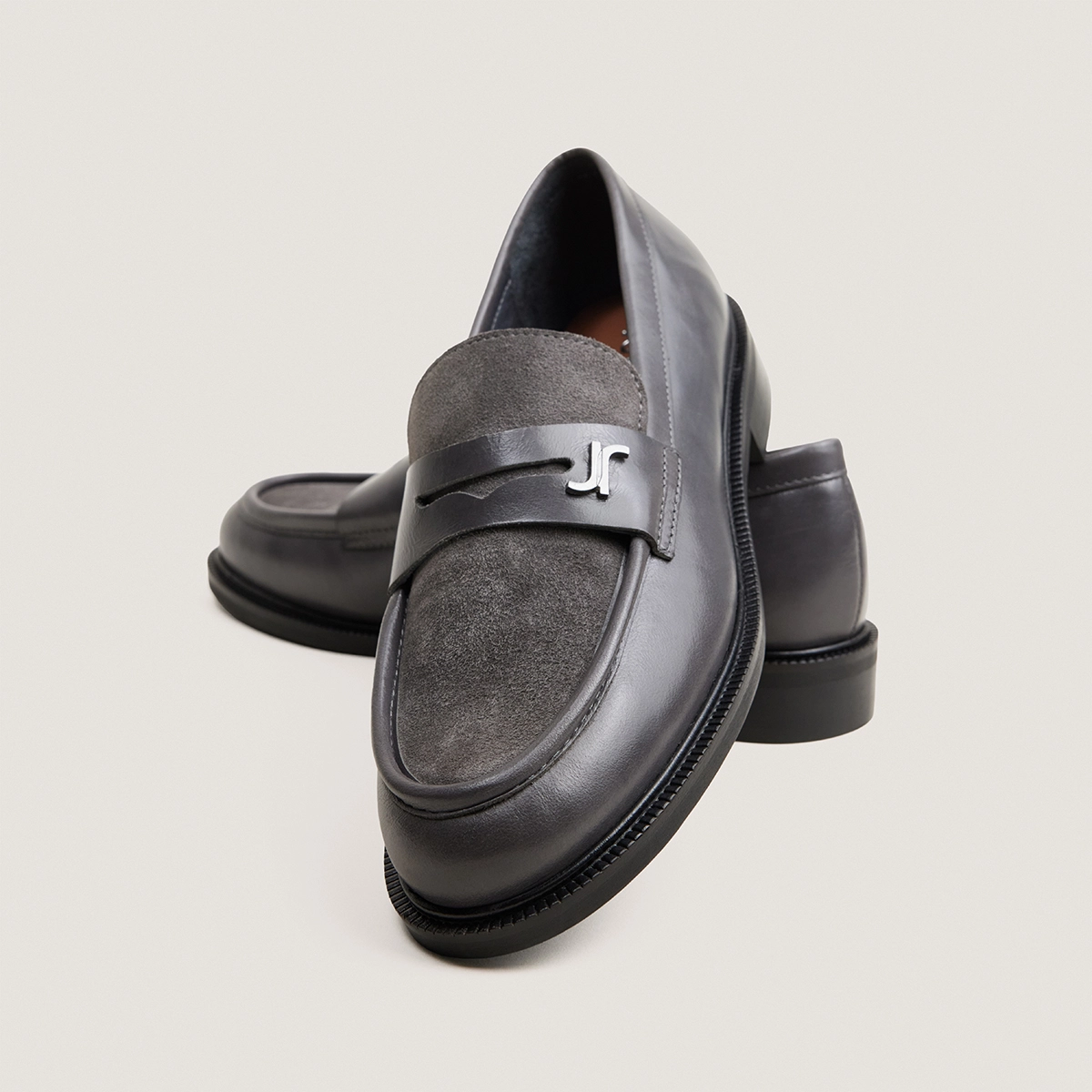 Round-toed loafers with monograms in grey leather and grey suede | DUEDI