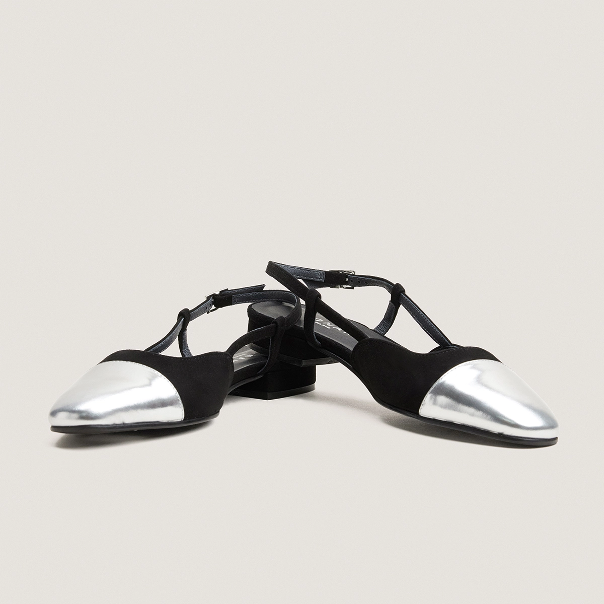 Slingbacks ballet flats in silver mirror and black suede | DHAPOU