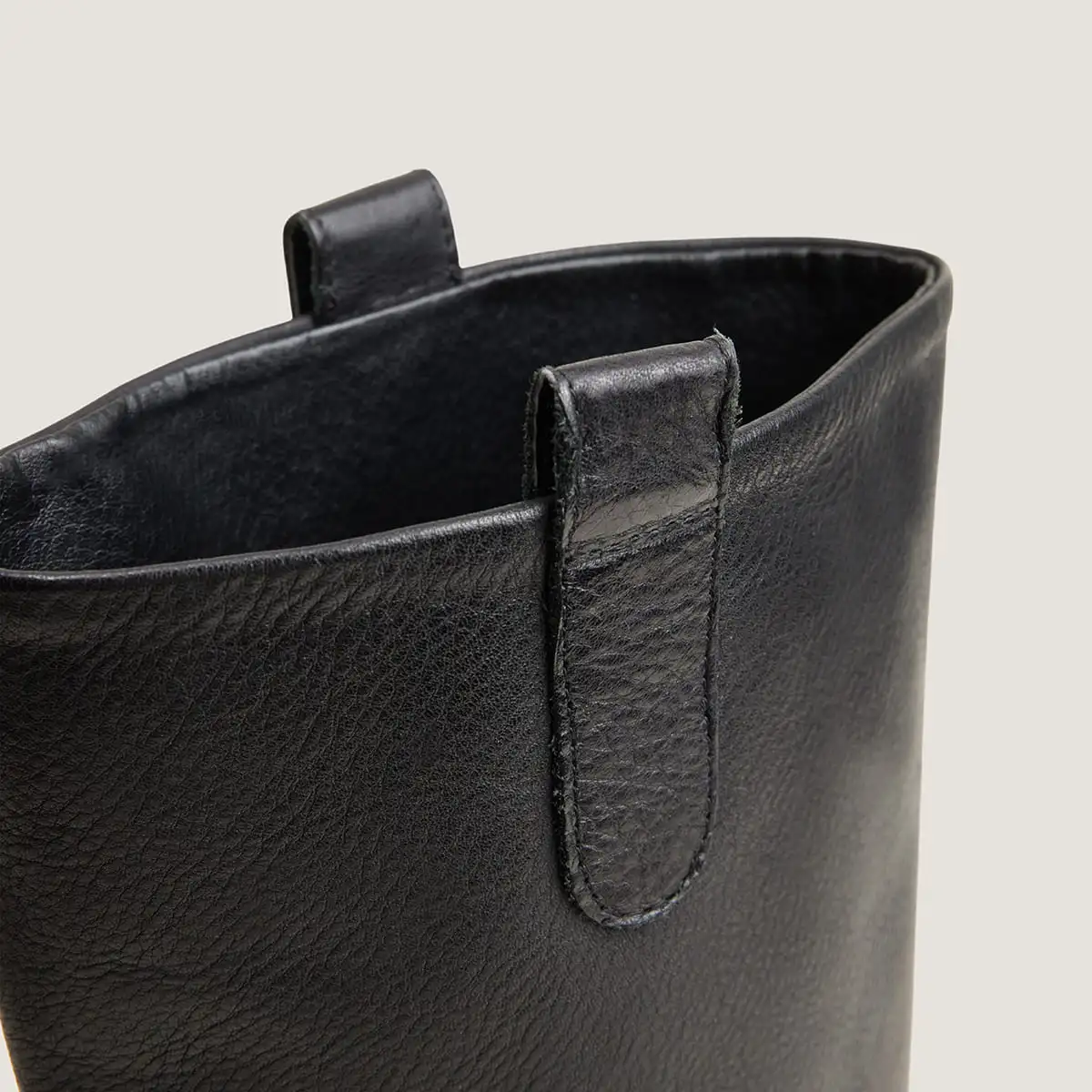 Tall Boots with Lug Soles in black grained leather | ROXY