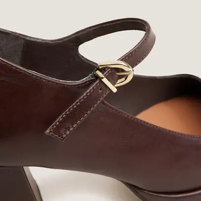 Platform Mary Janes with rounded toes brown