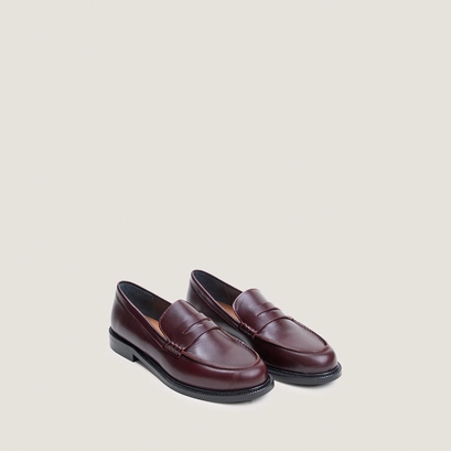 Round-toe loafers burgundy