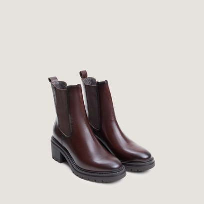 Ankle boots with lug soles red brown