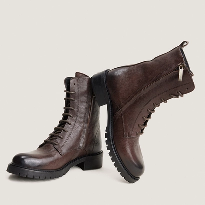 Lace-up low boots brown