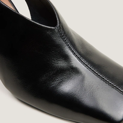 Square-toe slingback pumps black