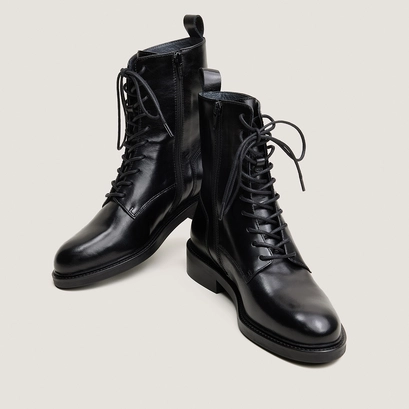 Lace-Up Boots black