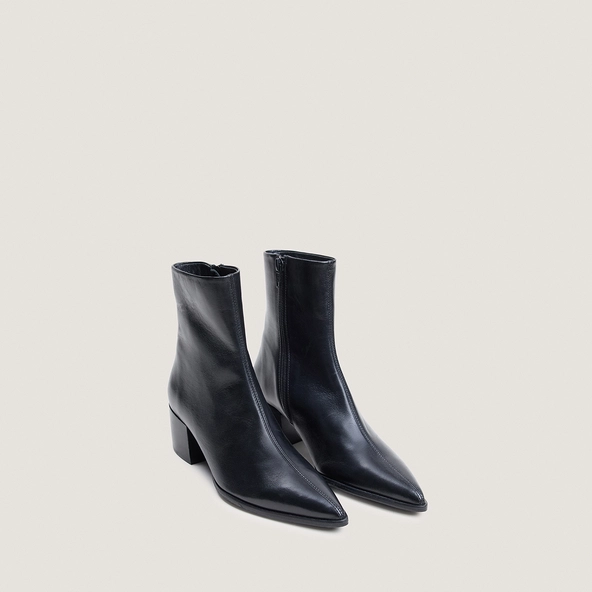 Heeled square-toe pointed ankle boots in black leather | PALE