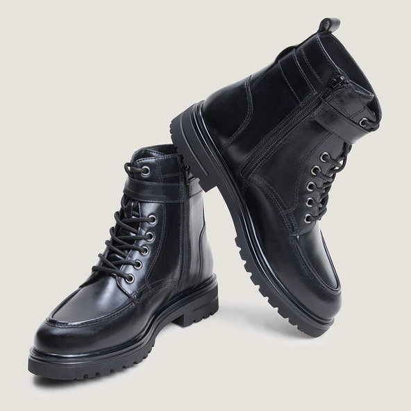 Low boots with buckles and laces in black leather | ALBO