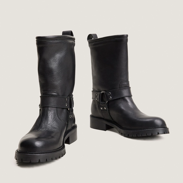 Round-toed boots in black grained leather | RIO
