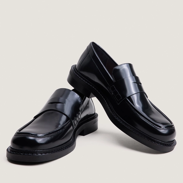 Square-toe loafers in black leather | DIBONA