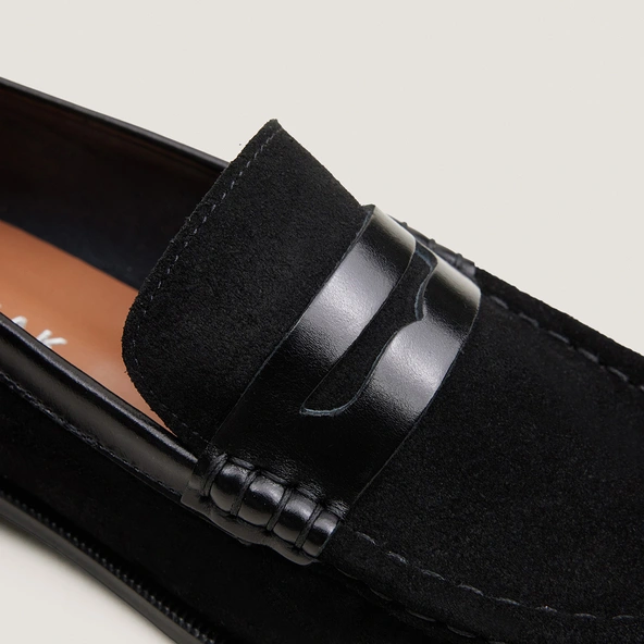 Round-toe loafers in black suede and black leather|DELICE