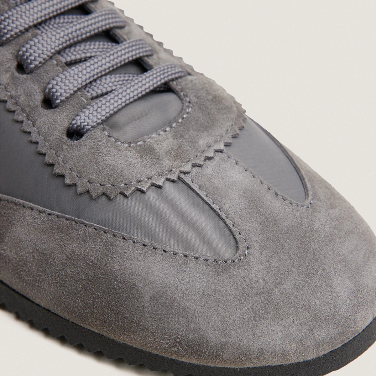 Lace-up sneakers in grey suede and grey nylon | DUTA