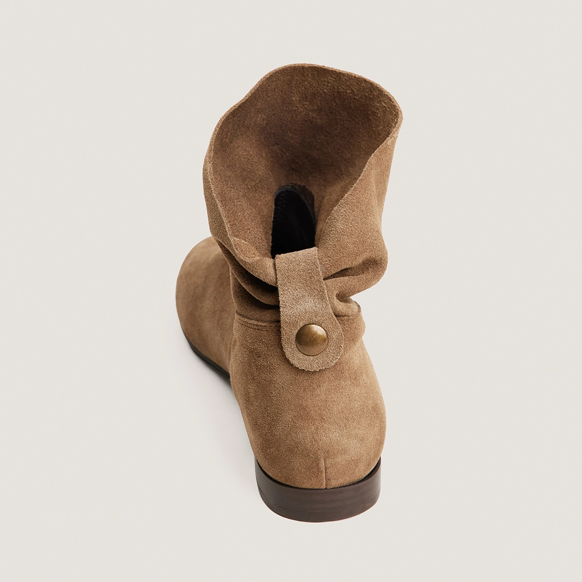 Flat ankle boots in taupe suede leather | PLUTON