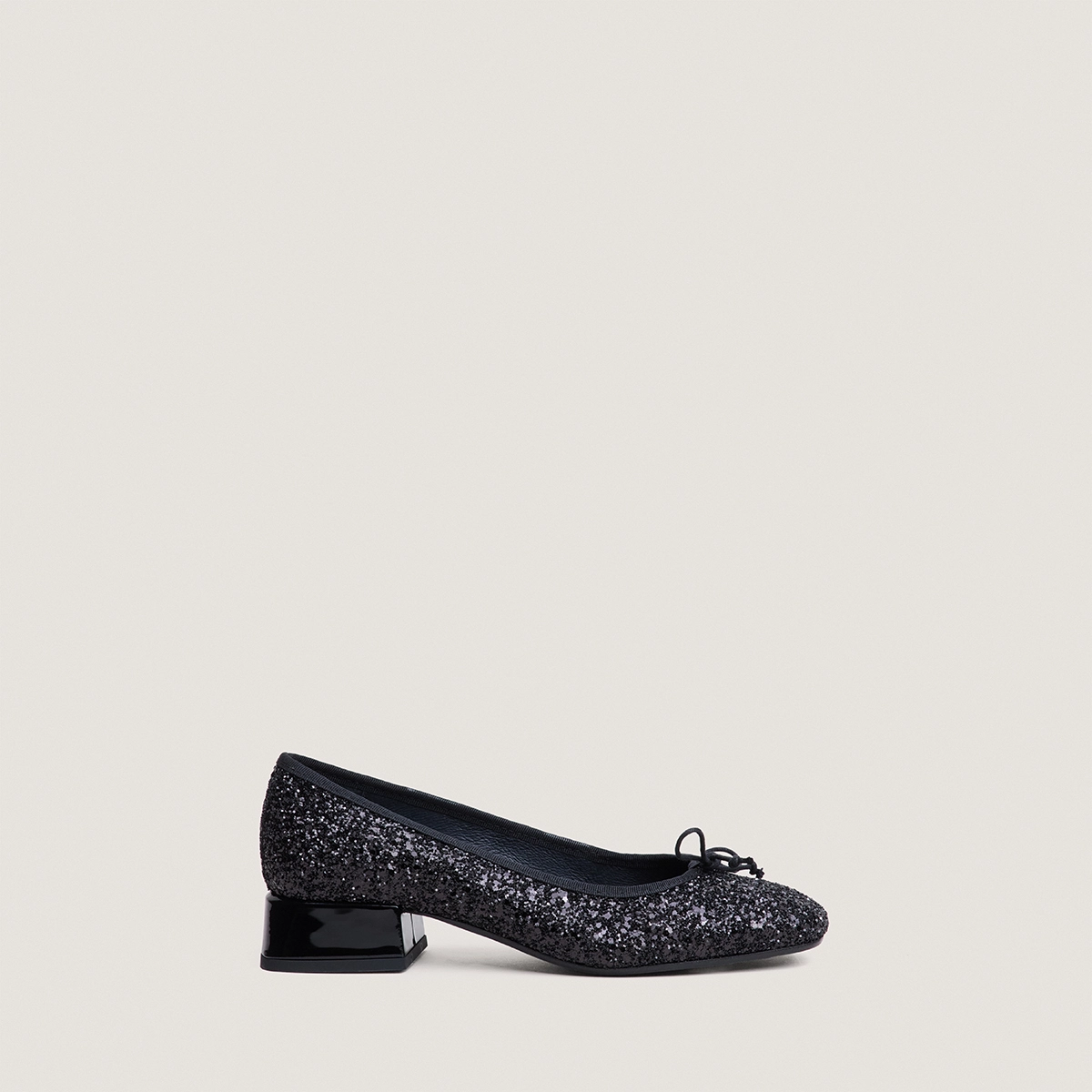 Round-Toe Ballet Flats in black glitter and black patent | DYBIL