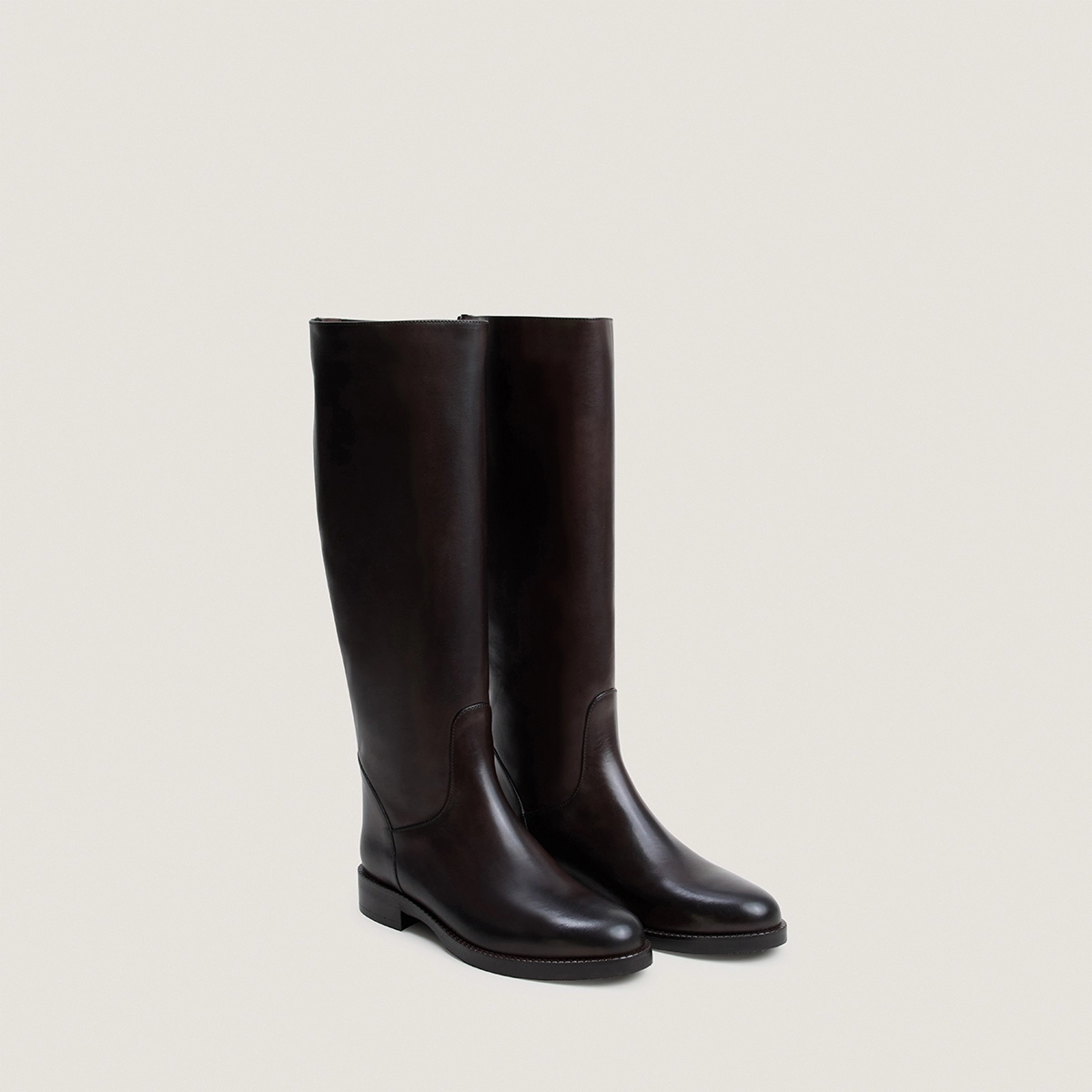 Round-Toe Boots in dark brown leather | FLEUR