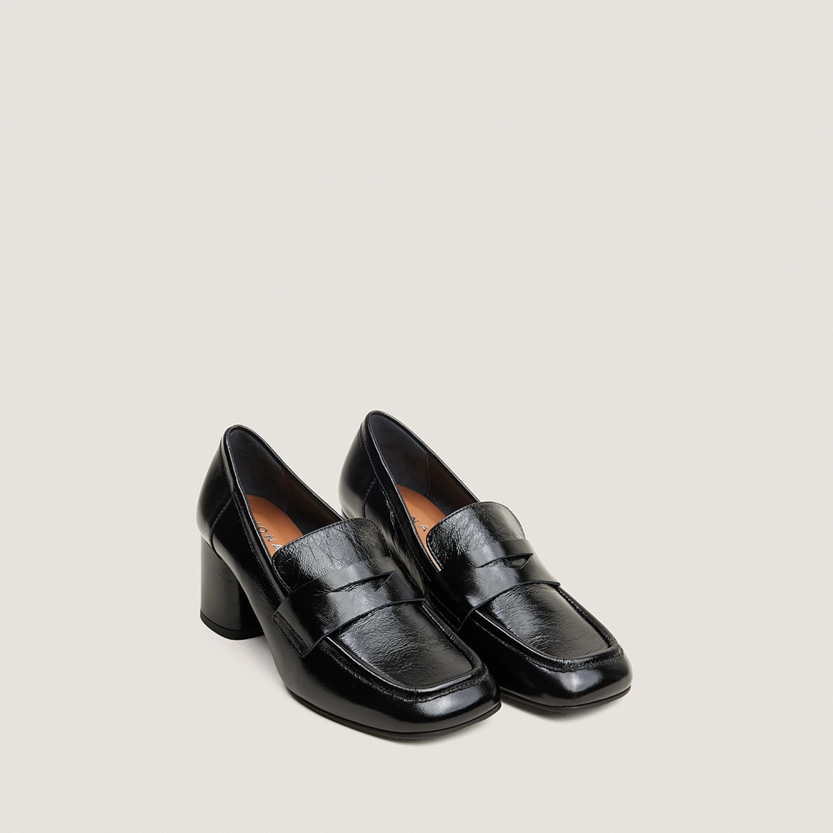 Loafers with square toes in black shiny leather | DUCHE