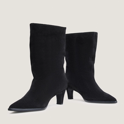 Heeled ankle boots with pointed toes black