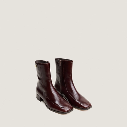 Square-toe ankle boots dark brown