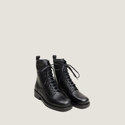 Lace-up heeled ankle boots black