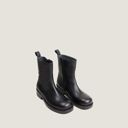 Lace-up heeled ankle boots black