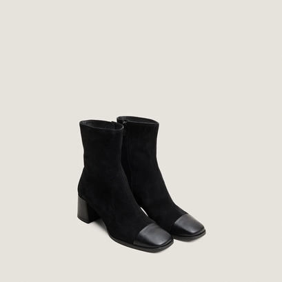 Heeled ankle boots black