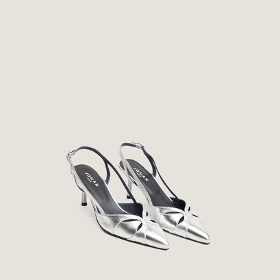 Pointed-toe slingback pumps silver
