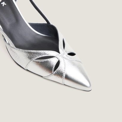 Pointed-toe slingback pumps silver