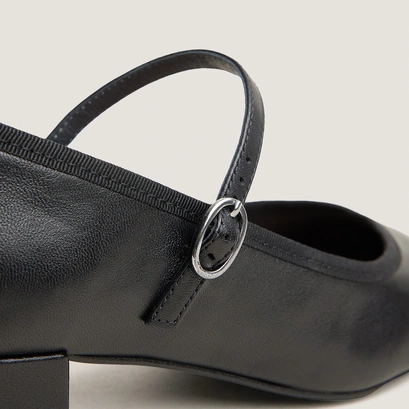 Heeled mary janes black