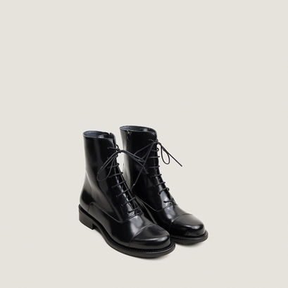 Round-Toe Boots black