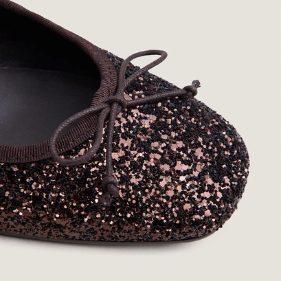 Round-Toe Ballet Flats dark brown