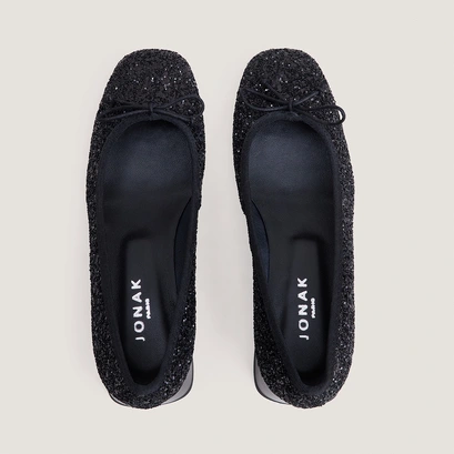 Round-Toe Ballet Flats black