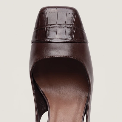 Heeled Pumps black