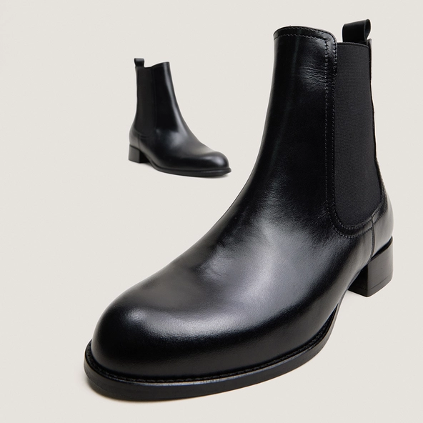 Elastic-sided boots in black leather | ASTRELLE