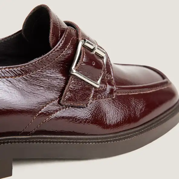Buckle derbies in chocolate aged leather | DAMELIA