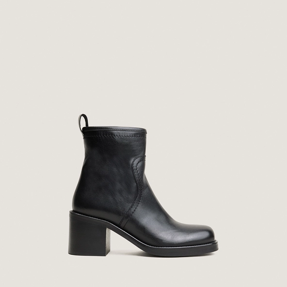 Heeled ankle boots in black leather | DIVALO