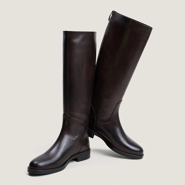 Round-Toe Boots in dark brown leather | FLEUR