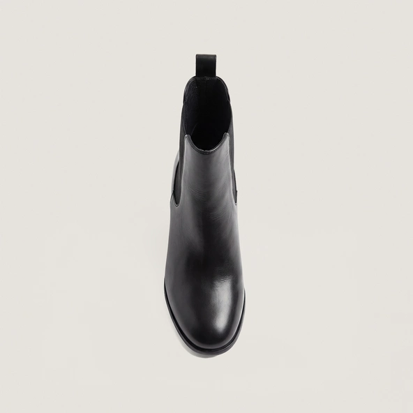 Lowboots with round toes in black leather | DIBRE