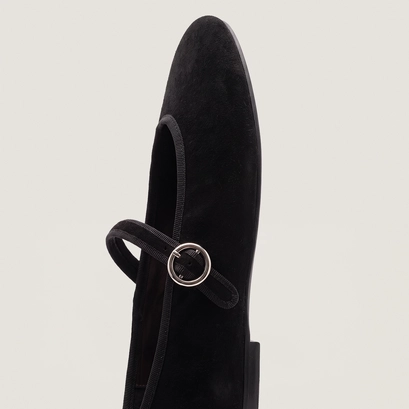 Ballet flats with adjustable straps and buckles in black suede | deesse