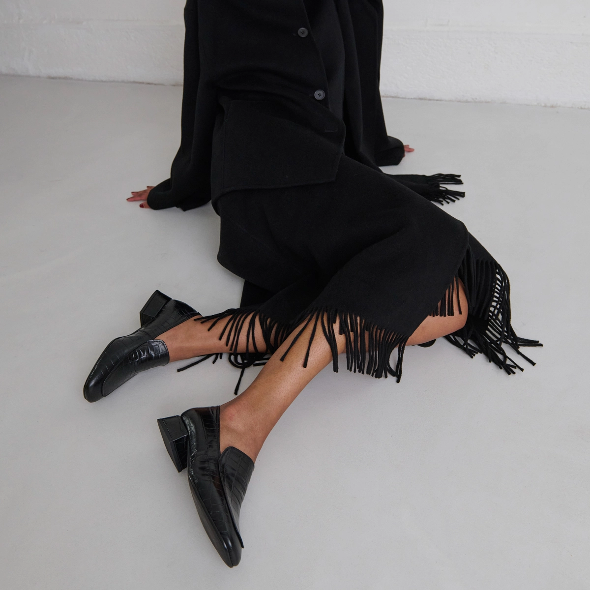 Mocassins à bouts arrondis in black reptile leather | DYNAMIC