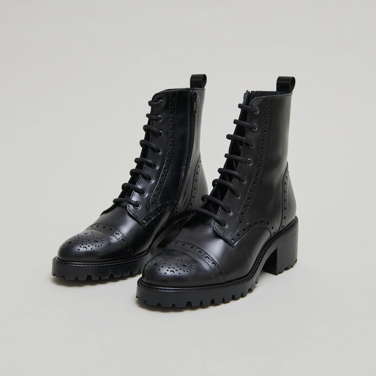 Boots à lacets et à talons in black leather | ANDERS