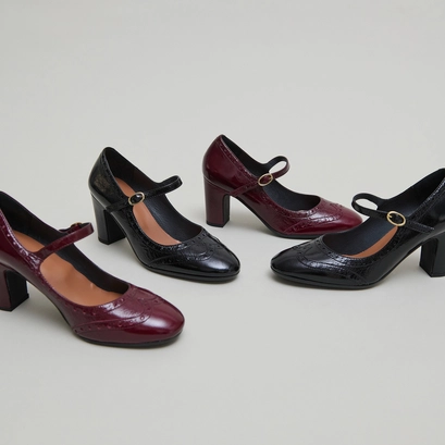Babies &agrave; talons et d&eacute;tails perfor&eacute;s in burgundy shiny leather | dirios