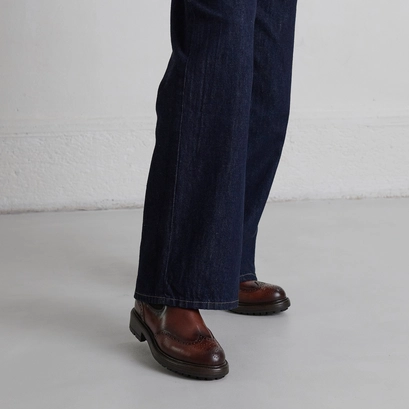 Boots &agrave; semelles crant&eacute;es in cognac patinated leather | celia