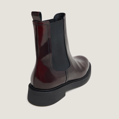 Boots &agrave; bouts ronds in burgundy patinated leather | agen