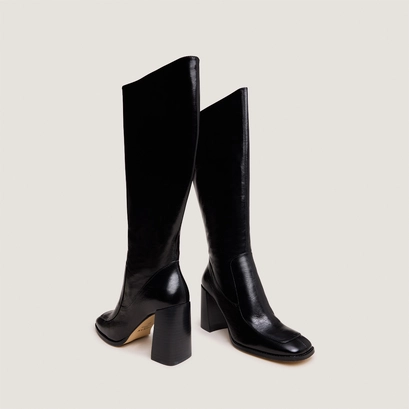 Square-toe high boots in black distressed leather calf size m | vaubane