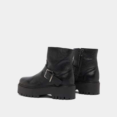 Boots &agrave; semelles crant&eacute;es et boucles in black grained leather | rana