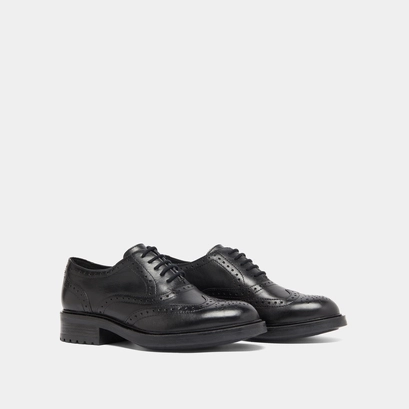 Richelieus &agrave; d&eacute;tails ajour&eacute;s in black leather | gad